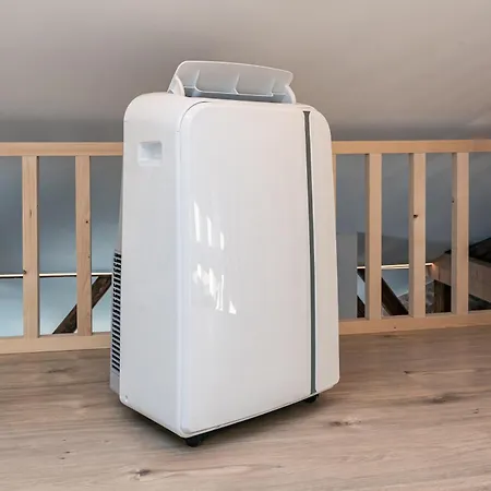 Crest - Riverside Lofts Mit Parken I Balkon I Kueche I Regendusche Pasov