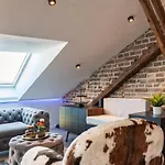 Crest - Riverside Lofts Mit Parken I Balkon I Kueche I Regendusche Appartamento