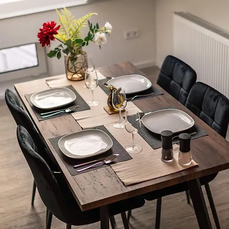 Apartment Crest - Riverside Lofts Mit Parken I Balkon I Kueche I Regendusche