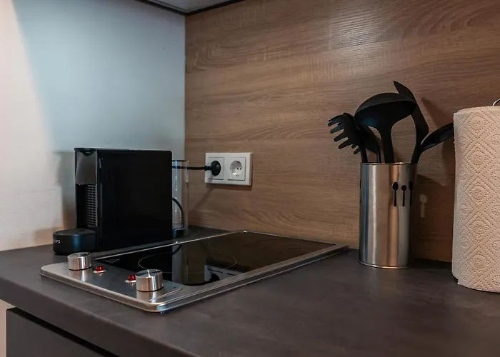 Crest - Riverside Lofts Mit Parken I Balkon I Kueche I Regendusche *