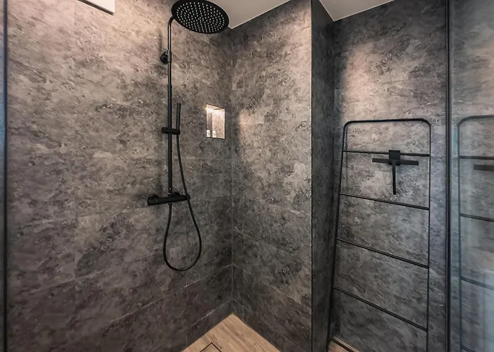 Crest - Riverside Lofts Mit Parken I Balkon I Kueche I Regendusche Appartement Passau