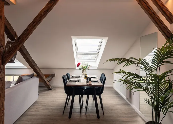 Crest - Riverside Lofts Mit Parken I Balkon I Kueche I Regendusche